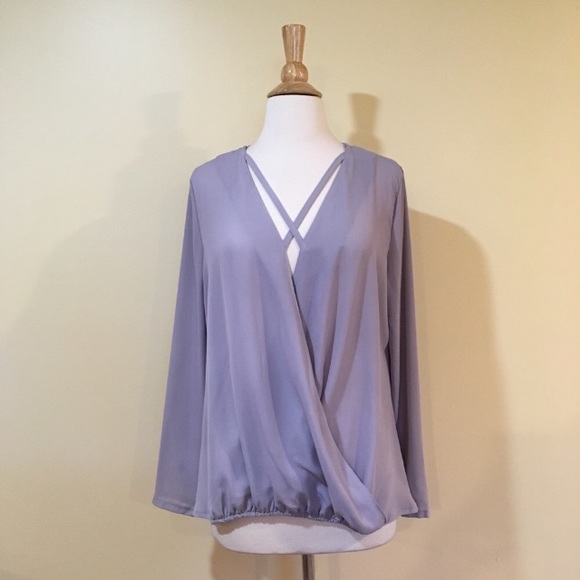 Cross Front Faux Tucked High Low Top - Picture 3 of 5